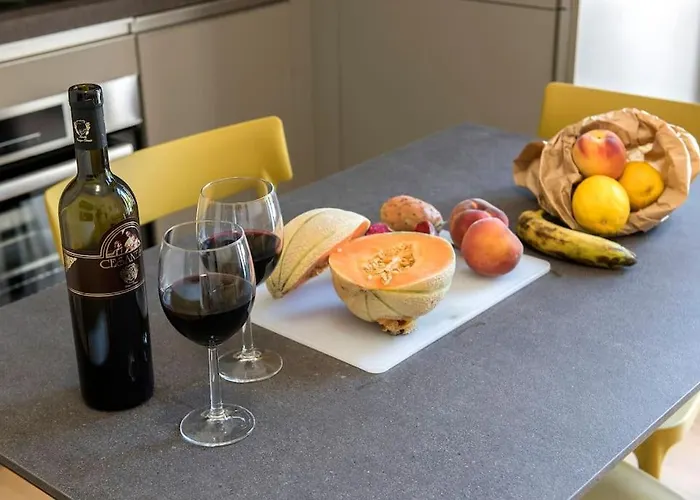 Urban Oasis Near Termini With Patio, Int1b * Rome