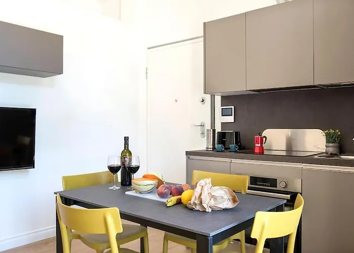 Urban Oasis Near Termini With Patio, Int1b Rome