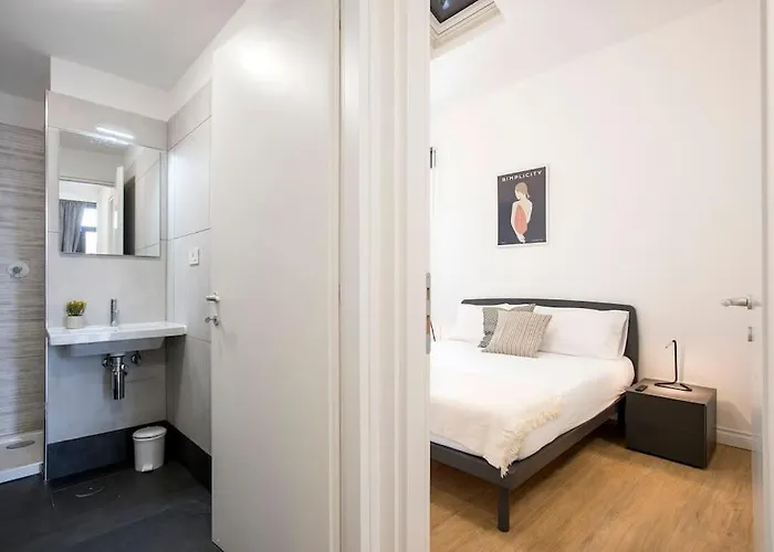 Urban Oasis Near Termini With Patio, Int1b Appartement